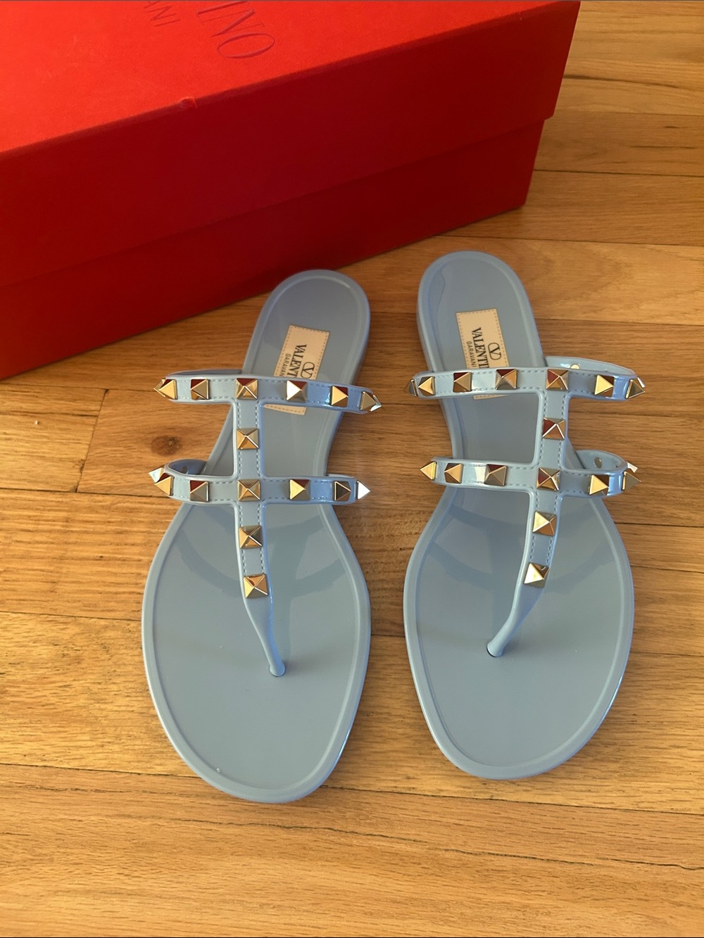 Brand New Valentino Garavani Light Blue Rockstud Jelly Thong Sandals - Picture 6 of 11
